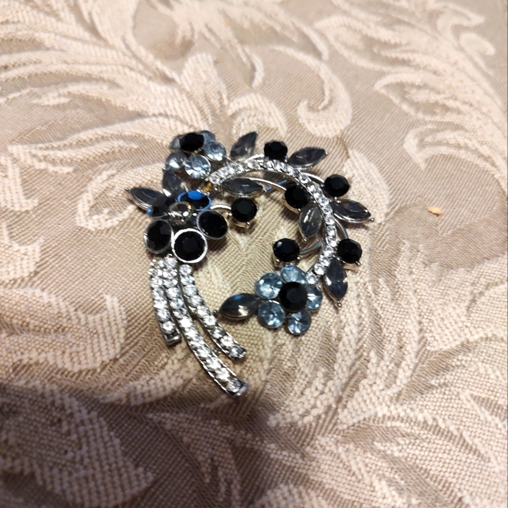 🖤🩶🤍 Sultry Vintage 90's Art Deco Nouveau Rhinestone Brooch - Picture 5 of 11